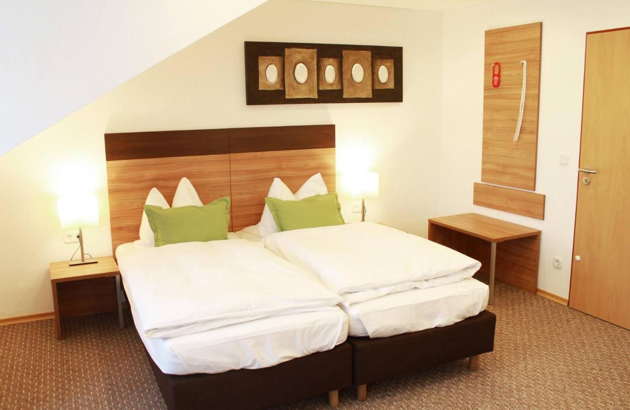 Hotel Hecht Garni อินโกลชตัดต์ ภายนอก รูปภาพ